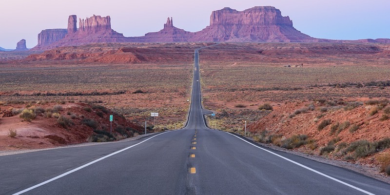 US-163 running straight at the buttes of Monument Valley